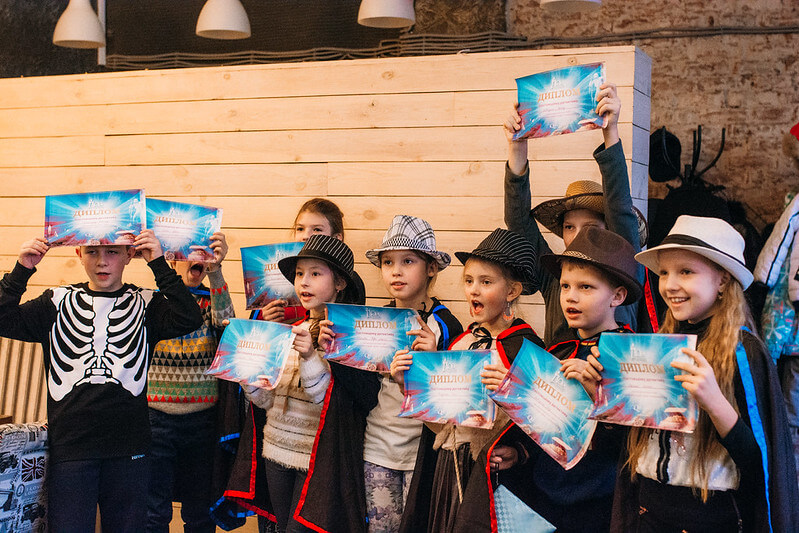 Как отметить Новый год классом — идеи для младших школьников в Bishkek